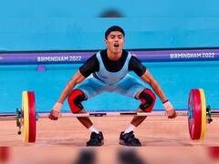 CWG 2022: देश को पहला मेडल दिलाने वाले संकेत के पिता चलाते हैं पान की दुकान, ऐसी है इस वेटलिफ्टर की कहानी
