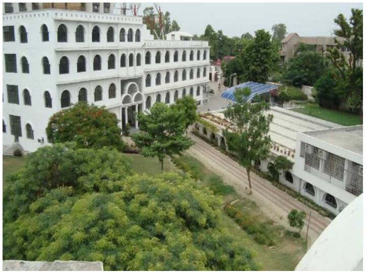 Lucknow Education News PG College Lucknow Received 3700 Applications For  550 BCom Seats | Lucknow के इस कॉलेज में बीकॉम की सीटों पर मारा-मारी, 550  सीटों के लिए 3700 उम्मीदवारों ने की ...