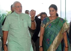 PIB Fact Check: PM મોદીએ સ્મૃતિ ઈરાનીની મંત્રીમંડળમાંથી હકાલપટ્ટી કરી ? જાણો વાયરલ મેસેજની હકીકત
