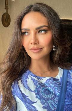 In Pics : ईशाचा मनमोहक हॉट अंदाज, खास अदा पाहून चाहते म्हणाले...