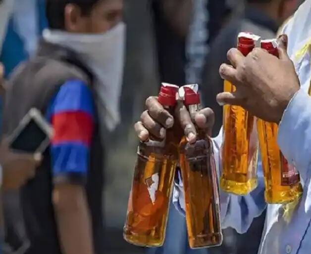 Delhi govt to revert to old retail liquor sale policy: Officials Delhi Excise Policy: દિલ્હીમાં લાગુ થશે જૂની એક્સાઇઝ પોલિસી , વિવાદ વચ્ચે કેજરીવાલ સરકારનો મોટો નિર્ણય