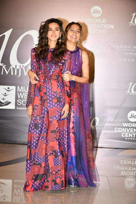 Dandekar Sisters Ace Prints At Mijwan 2022. SEE Pics