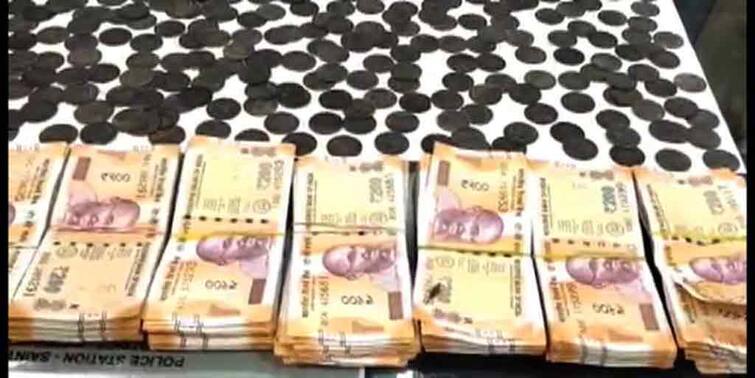 Birbhum News  Police arrested 2 people due to selling Fake Gold coins in Sainthia Birbhum News: ফের নকল সোনার কয়েন বিক্রি করতে গিয়ে পুলিশের জালে ২