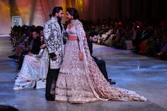 Entertainment News: Ramp-এ ঝড় তুললেন রণবীর-দীপিকা, দেখুন ছবি