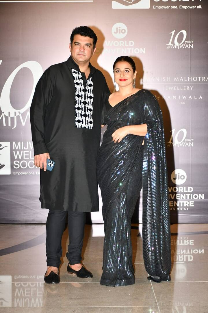 Vidya's husband and producer Sidhart Roy Kapur was also present at the event