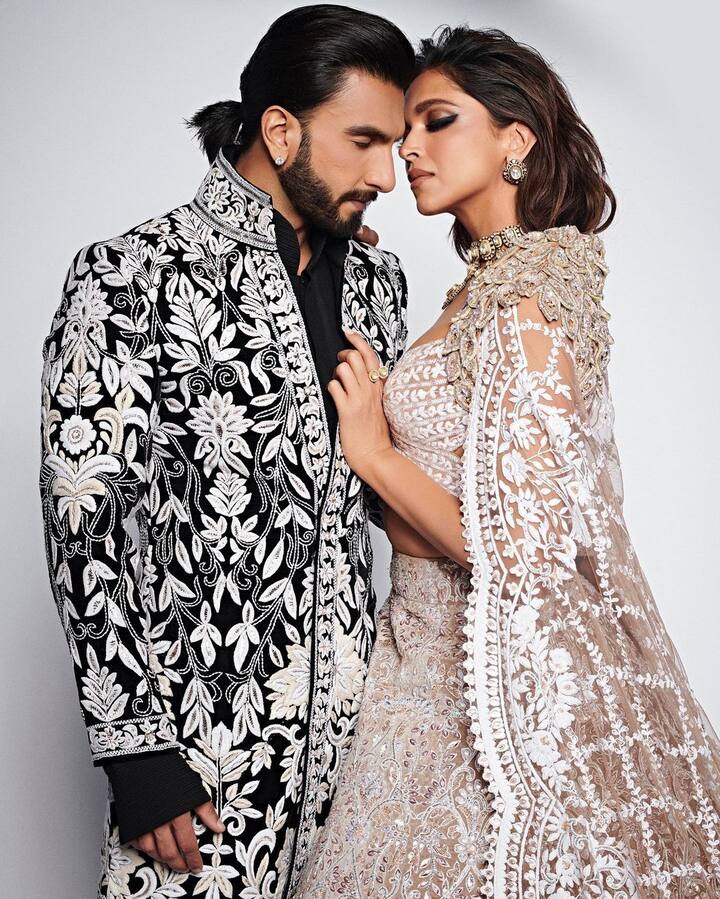 व्हाईट नेटेड गाऊन आणि स्मोकी आय मेक-अप असा लूक दीपिकानं केला होता.  (deepika padukone/instagram)