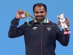 CWG 2022 : કોમનવેલ્થ ગેમ્સમાં ભારતના વેઇટલિફટર્સનો દબદબો, ગોલ્ડ, સિલ્વર અને બ્રોન્ઝ મેડલ જીત્યા, જુઓ Photos