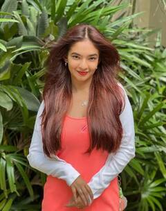 ਸ਼ਾਰਟ ਡਰੈੱਸ 'ਚ ਬੇਹੱਦ ਖੂਬਸੂਰਤ ਲੱਗ ਰਹੀ ਸੀ Anushka Sen, ਕਾਤਲਾਨਾ ਮੁਸਕਰਾਹਟ ਨਾਲ ਫੈਨਜ਼ ਨੂੰ ਬਣਾਇਆ ਆਪਣਾ ਦੀਵਾਨਾ