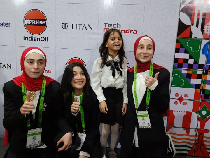 8 year old girl Randa Sedar stole the heart of everyone at the 44th edition of the Chess Olympiad Chess Randa Sedar : பீரங்கிகள் நடுவே செஸ் பயிற்சி.. அசத்திய 8 வயது சிறுமியின் பின்னணி இதுதான்..