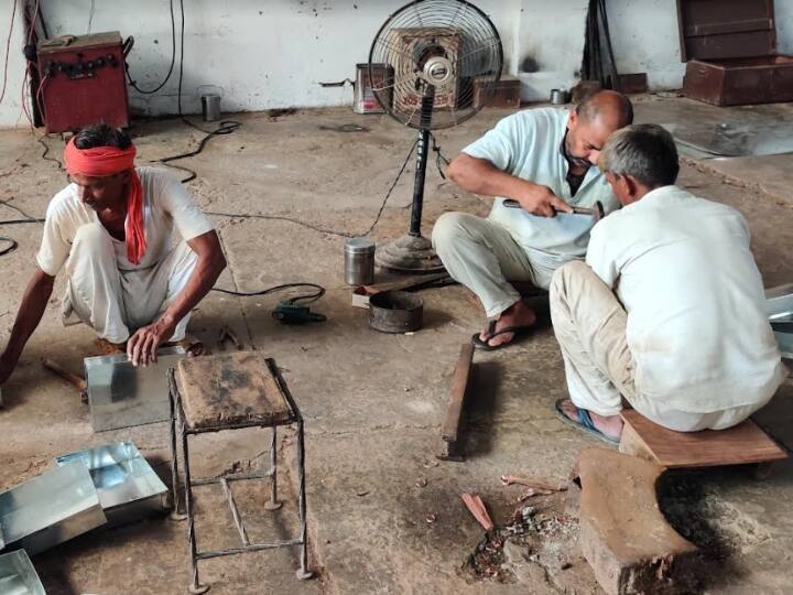 agra central jail inmates to get training from central footwear institute agra to make shoes ann Agra News: अब जूता बनाना सीखेंगे आगरा सेंट्रल जेल के कैदी, इस संस्थान से मिलेगी ट्रेनिंग