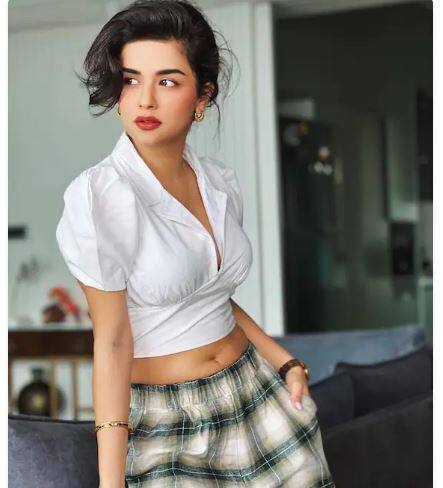 ਅਵਨੀਤ ਕੌਰ ਨੇ ਆਪਣੇ ਕਰੀਅਰ ਦੀ ਸ਼ੁਰੂਆਤ ਬਾਲ ਕਲਾਕਾਰ ਵਜੋਂ ਕੀਤੀ ਸੀ। ਹੁਣ ਉਹ ਬਾਲੀਵੁੱਡ 'ਚ ਆਪਣੇ ਡੈਬਿਊ ਲਈ ਪੂਰੀ ਤਰ੍ਹਾਂ ਤਿਆਰ ਹੈ।