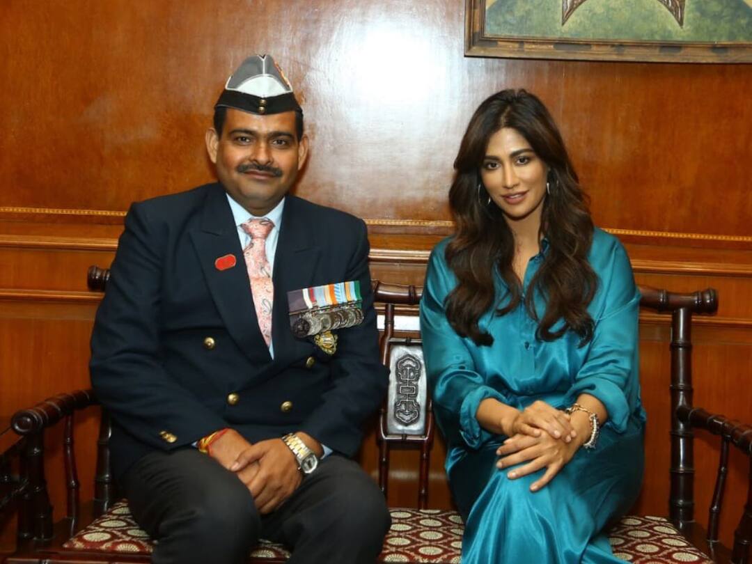 Chitrangda Singh to produce a biopic on youngest Param Vir Chakra awardee Yogendra Yadav Chitrangda Singh : परमवीर चक्र विजेते योगेंद्र यादव यांची शौर्यगाथा उलगडणार रुपेरी पडद्यावर; चित्रांगदा करणार चित्रपटाची निर्मिती