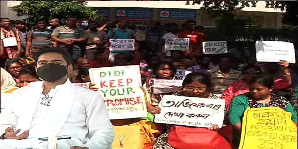 TET Agitation: অভিষেকের সঙ্গে দেখা করতে চাই, ক্যামাক স্ট্রিটের অফিসের সামনে রাতভর বিক্ষোভ টেট-উত্তীর্ণদের TET Qualified Candidates Continue Overnight Agitation In Front Of Abhishek Banerjees Camac Street Office TET Agitation: অভিষেকের সঙ্গে দেখা করতে চাই, ক্যামাক স্ট্রিটের অফিসের সামনে রাতভর বিক্ষোভ টেট-উত্তীর্ণদের