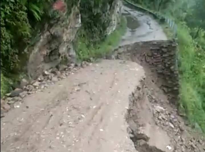 Uttarakhand news highway closed due to landslide in Bansbara of Kedarnath ann Uttarakhand News: केदारनाथ के बांसबाड़ा में जबरदस्त लैंडस्लाइड से हाईवे बंद, चोपता को जोड़ने वाला मार्ग भी ध्वस्त