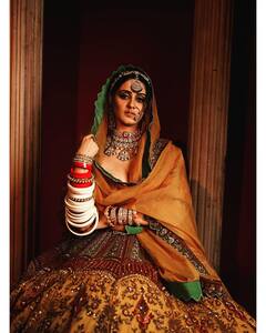 PHOTOS: नथनी-चूड़ा पहन ब्राइडल फोटोशूट में Ayesha Singh लगीं बेहद हसीन, देखें टीवी की संस्कारी 'सई' के बदले तेवर