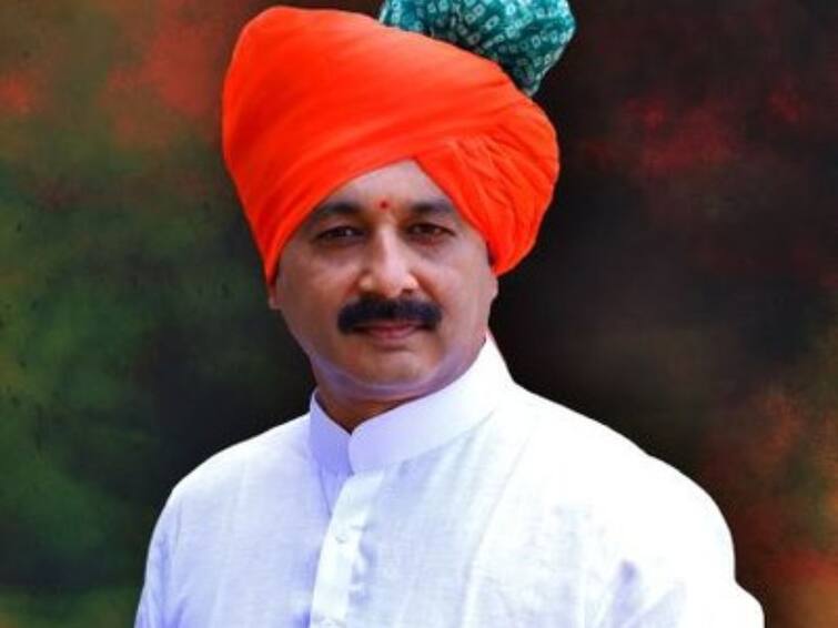 Bhagat Singh Koshyari Controversy A person who is aware of the traditions of Maharashtra should be appointed as the Governor SambhajiRaje demand to pm modi  Bhagat Singh Koshyari Controversy : महाराष्ट्राच्या परंपरेचे भान असणारा व्यक्ती राज्यपाल म्हणून नेमावा; संभाजीराजेंची मागणी