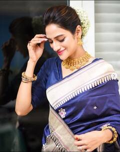 Nusrat Jahan Photos: ਨੁਸਰਤ ਜਹਾਂ ਨੇ ਸਿਲਕ ਦੀ ਸਾੜੀ ਪਾ ਕੇ ਦੇਸੀ ਲੁੱਕ 'ਚ ਮਚਾਈ ਤਬਾਹੀ, ਸੋਨੇ ਦੇ ਗਹਿਣਿਆਂ 'ਤੇ ਟਿਕੀਆਂ ਪ੍ਰਸ਼ੰਸਕਾਂ ਦੀਆਂ ਨਜ਼ਰਾਂ