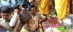 Vrindavan News: बांकेबिहारी के दरबार में पहुंची फिल्म अभिनेत्री शिल्पा शेट्टी, जमा हुई फैंस की भीड़