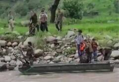 Jammu-Kashmir Flood : जम्मू काश्मीरमध्ये मुसळधार पावसामुळे पूर, सैन्याने बचावकार्यात 30 जणांचे प्राण वाचवले