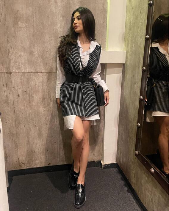 मौनी रॉयचा क्लासी लूक...