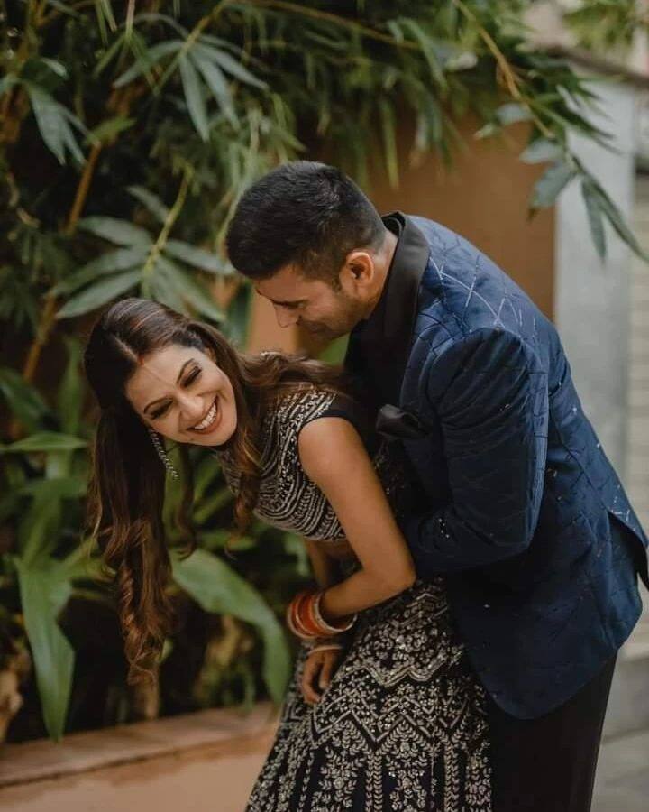 पायल और संग्राम ने अपने कुछ खास मेहमानों के लिए अहमदाबाद में एक और वेडिंग रिसेप्शन आयोजित किया था, जिसकी तस्वीरें सोशल मीडिया पर साझा की हैं. इससे पहले दिल्ली में भी एक शानदार पार्टी आयोजित की गई थी.