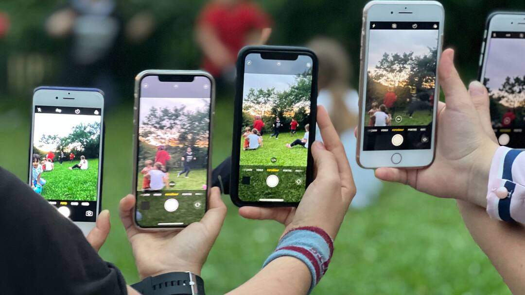 Smartphones: অগস্ট মাসে কোন কোন স্মার্টফোন লঞ্চ হতে চলেছে? রইল তালিকা, দেখে নিন OnePlus 10T to iQOO 9T Check out list of phones launching in August 2022 Know in Details Smartphones: অগস্ট মাসে কোন কোন স্মার্টফোন লঞ্চ হতে চলেছে? রইল তালিকা, দেখে নিন