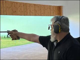 सुपरस्टार होने के साथ निशानेबाज़ भी है ये एक्टर, चैंपियनशिप में जीते 4 गोल्ड और 2 ब्रॉन्ज मेडल, फैंस हुए हैरान