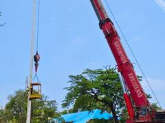 PHOTO : देशभक्तीला सलाम; ध्वजस्तंभाच्या दुरूस्तीसाठीचे पाच लाख रुपये नाकारले