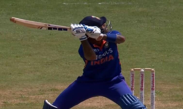 Suryakumar Yadav pulls off spectacular helicopter shot vs Alzarri Joseph to hit him for massive six IND vs WI 1st T20: ઓપનિંગમાં ફ્લોપ રહ્યો સૂર્યકુમાર યાદવ, પરંતુ આ તોફાની શૉટે લૂંટી મહેફિલ, Video