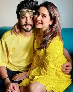 Vinny Arora Maternity Pics: प्रेग्नेंट विन्नी अरोड़ा ने कराया मैटरनिटी फोटोशूट, पति धीरज धूपर के साथ लिप-लॉक करती आईं नजर