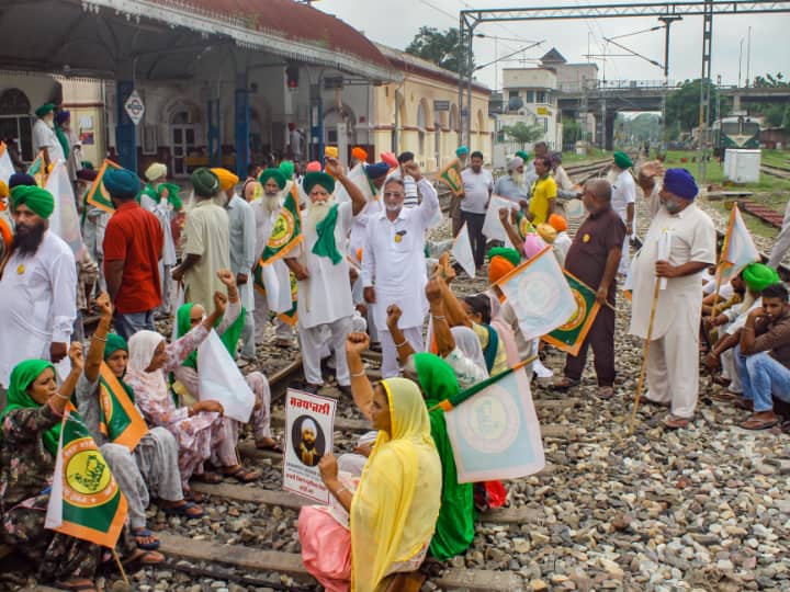 Samyukt Kisan Morcha hold rail roko stir across Punjab over MSP issue Farmers Protest: संयुक्त किसान मोर्चा का पंजाब में ‘रेल रोको’ आंदोलन, MSP को लेकर सरकार के खिलाफ दिखाया गुस्सा