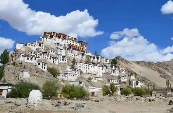 લેહ-લદ્દાખના બર્ફીલા પહાડોનો આનંદ માણવો છે સસ્તામાં, તો નોંધાવો રેલવેના આ ટૂર પેકેજમાં નામ, જાણો કેટલો થશે ખર્ચ...... best tour with railway, irctc tour declared package of travel to leh ladakh લેહ-લદ્દાખના બર્ફીલા પહાડોનો આનંદ માણવો છે સસ્તામાં, તો નોંધાવો રેલવેના આ ટૂર પેકેજમાં નામ, જાણો કેટલો થશે ખર્ચ......