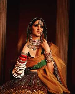 PHOTOS: નથણી-ચૂડી બ્રાઇડલ ફોટોશૂટમાં Ayesha Singhનો બેહદ ખૂબસૂરત લૂક, ટીવીની સંસ્કારી પુત્રવધુ ‘સર્ઇ’ના બદલાયેલા તેવર