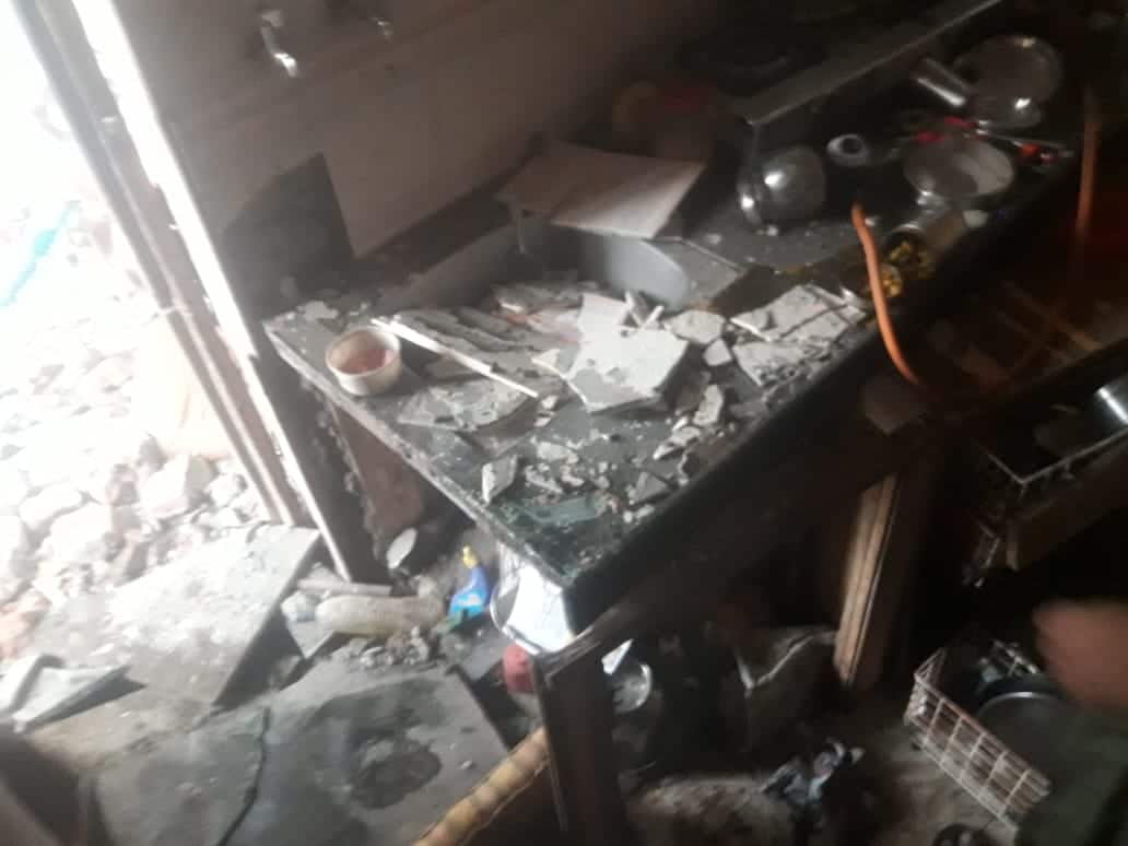 Wardha Blast : वर्ध्यातील एका घरात मोठा स्फोट; सिलेंडर, फ्रीज शाबूत असताना स्फोट कशाचा? कारण मात्र अस्पष्ट Wardha Blast Huge explosion in house in Wardha gas cylinder and fridge is intact reason of blast is unclear Wardha Blast : वर्ध्यातील एका घरात मोठा स्फोट; सिलेंडर, फ्रीज शाबूत असताना स्फोट कशाचा? कारण मात्र अस्पष्ट
