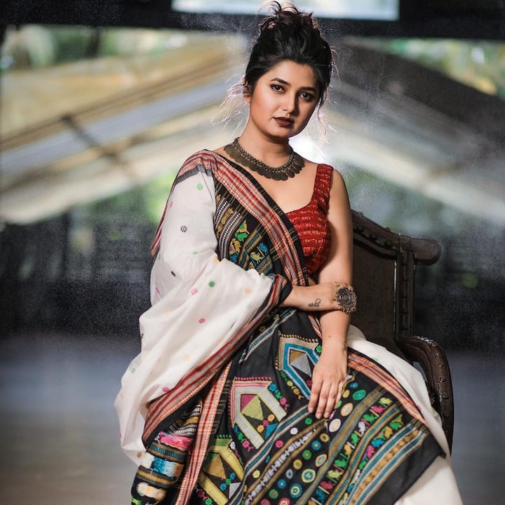 नुकतेच प्राजक्ता माळीने स्वतःचे काही सुंदर फोटो सोशल मीडियावर शेअर केले आहेत. हे फोटो पाहून चाहते चांगलेच घायाळ झाले आहेत.(फोटो सौजन्य :prajakta_official/इंस्टाग्राम)