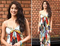janhvi kapoor: જાહ્નવી કપૂરનો ફરી એક વખત જોવા મળ્યો બોલ્ડ અંદાજ, જુઓ તસવીરો