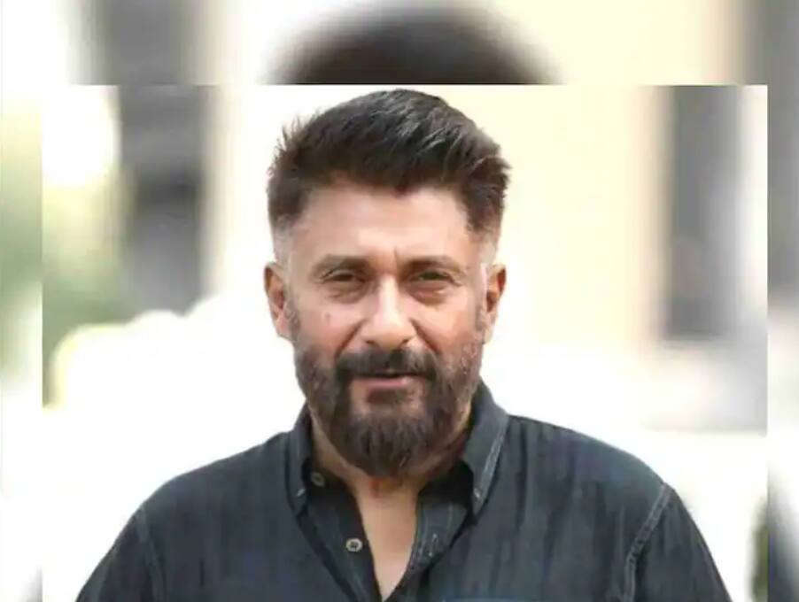 Vivek Agnihotri Twitter deactivate said Its time for Creative Solitude Vivek Agnihotri : विवेक अग्निहोत्रींचा ट्विटरला रामराम; ट्वीट करत म्हणाले, 'ही वेळ...'