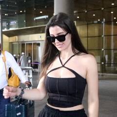 Entertainment News: અરબાઝ ખાનની ગર્લફ્રેન્ડ અરપોર્ટ પર કોની સાથે જોવા મળી ?