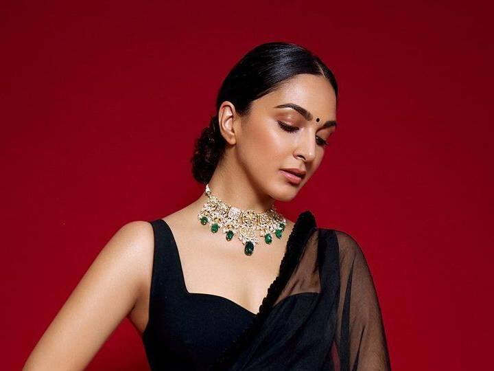 बॉलिवूडमधील ग्लॅमरस अभिनेत्री कियारा अडवाणीचा (Kiara Advani) आज 30 वा वाढदिवस आहे. कियारा तिच्या चित्रपटांमुळे आणि स्टनिंग लूक्समुळे चर्चेत असते.