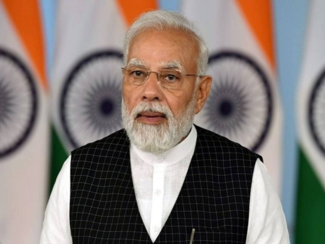 PM Modi on Mann Ki Baat Today Put Tricolour as social media profile pic from August 2-15 Mann Ki Baat: జాతీయ జెండాను సోషల్ మీడియా డీపీగా పెట్టుకోండి, దేశ ప్రజలకు ప్రధాని పిలుపు