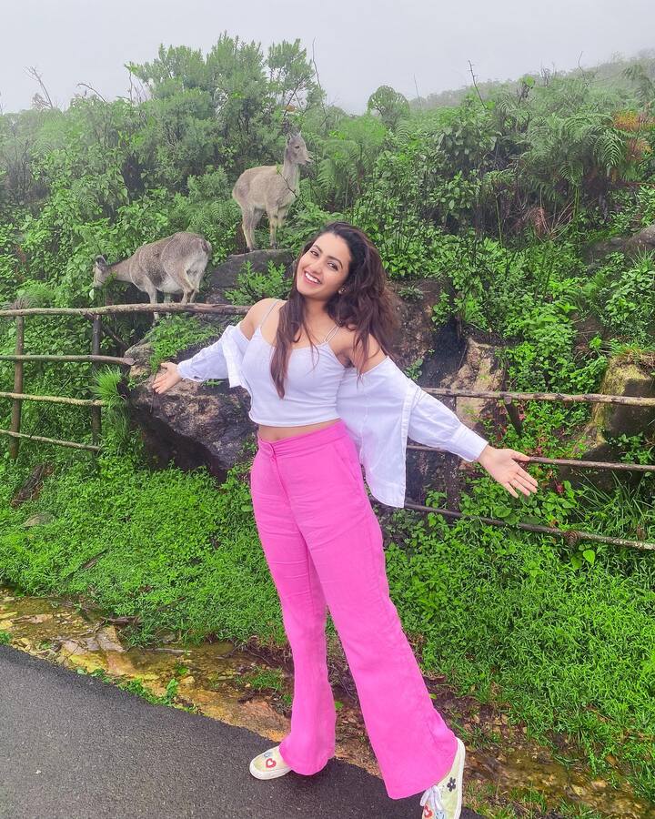 దీపికా పిల్లి అందమైన ఫోటోలు -Image Credit:Deepika Pilli/Instagram