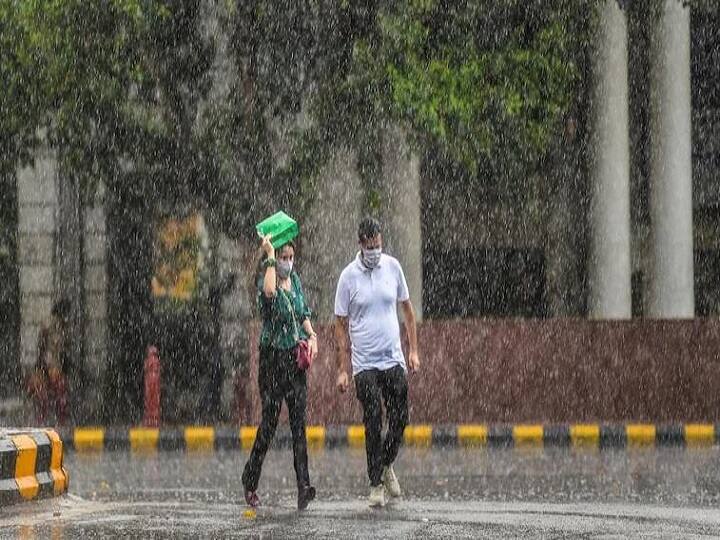 Delhi The Meteorological Department has forecast that there may be rain till Monday evening ANN Delhi Weather News:  दिल्ली में आज भी बरस सकते हैं बादल, जानें- इस हफ्ते कैसा रहेगा मौसम का हाल