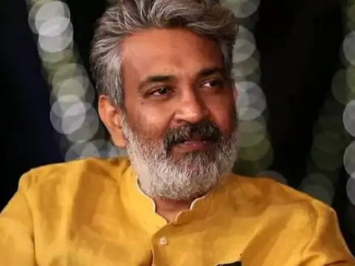 SS Rajamouli is angry with Netflix for only releasing Hindi version of RRR says I have a complaint against them Netflix से इस वजह से नाराज हैं SS Rajamouli, RRR के ओटीटी प्लेटफॉर्म पर रिलीज को लेकर कही ये बात