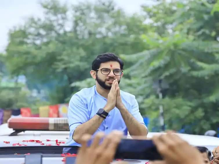 Shiv Sena leader Aditya Thackeray visit to Sindhudurg tomorrow  administration denied permission for a rally in Sawantwadi आदित्य ठाकरे उद्या सिंधुदुर्ग दौऱ्यावर,  दीपक केसरकरांच्या मतदारसंघात रॅलीला परवानगी नाकारली 