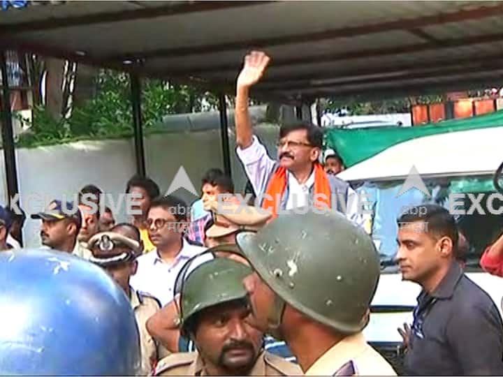 दक्षिण मुंबईतील ईडीच्या कार्यालयात संजय राऊत यांना घेऊन जाणार आहेत.