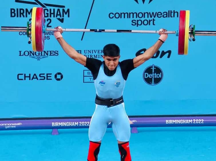 Eknath Shinde Announces ₹ 30 Lakh Reward For Weightlifter Sanket Sargar Sanket Sargar: महाराष्ट्राच्या मुख्यमंत्र्यांकडून वेटलिफ्टर संकेत सरगरला तीस लाखांचे पारितोषिक जाहीर