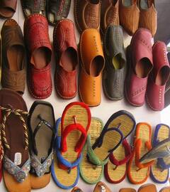 Fashion Tips : ਟਰਿਡਸ਼ਨਲ ਵੀਅਰ 'ਚ ਲਗਾਓ ਕਲਾਸੀ ਲੁੱਕ ਦਾ ਤੜਕਾ, ਪਹਿਨੋ ਇਹ ਫੁੱਟਵੀਅਰ, ਦਿਖੋਗੇ ਸੁਪਰ ਸਟਾਈਲਿਸ਼