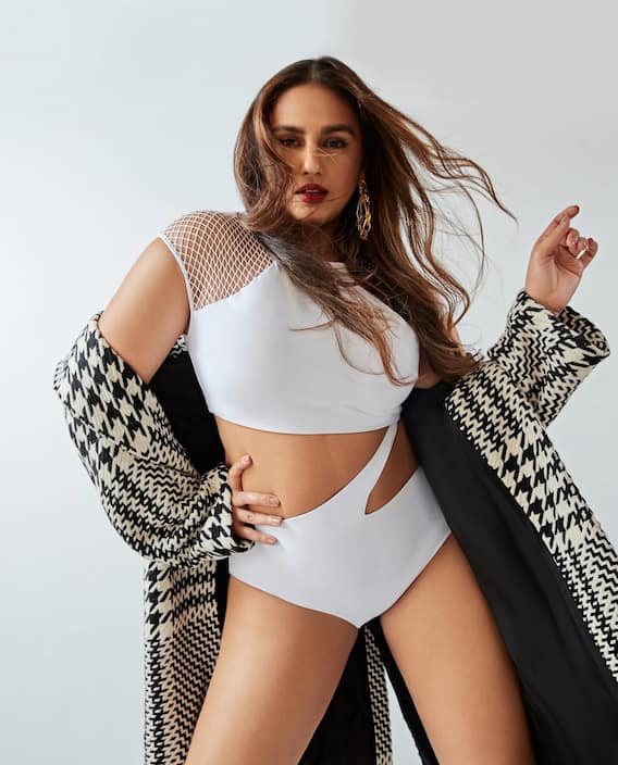 Huma Qureshi Pics: हुमा कुरैशी के इस अंदाज पर दिल हार बैठेंगे आप, तस्वीरों में लग रही हैं बला की खूबसूरत