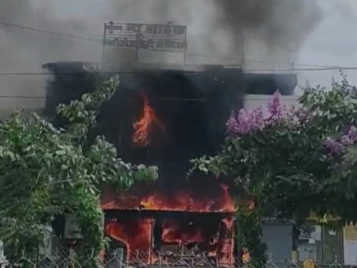 MP Massive Fire In Hospital: ఆసుపత్రిలో అగ్నిప్రమాదం- ఎనిమిది మంది మృతి! Madhya Pradesh Massive Fire Breaks Out At Hospital In Jabalpur Eight Dead, Check Details MP Massive Fire In Hospital: ఆసుపత్రిలో అగ్నిప్రమాదం- ఎనిమిది మంది మృతి!