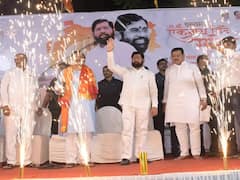 मुख्यमंत्र्यांच्या कार्यक्रमात सर्वोच्च न्यायालयाच्या आदेशाचे उल्लंघन?; शिवसनेचाही आक्षेप